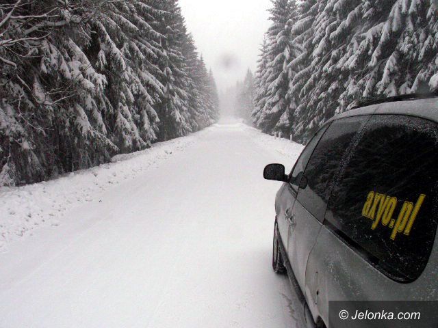 Jelenia Góra: Zima trzyma – trudne warunki na drogach