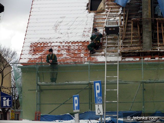 JELENIA GÓRA: Remonty na dachach zabytków
