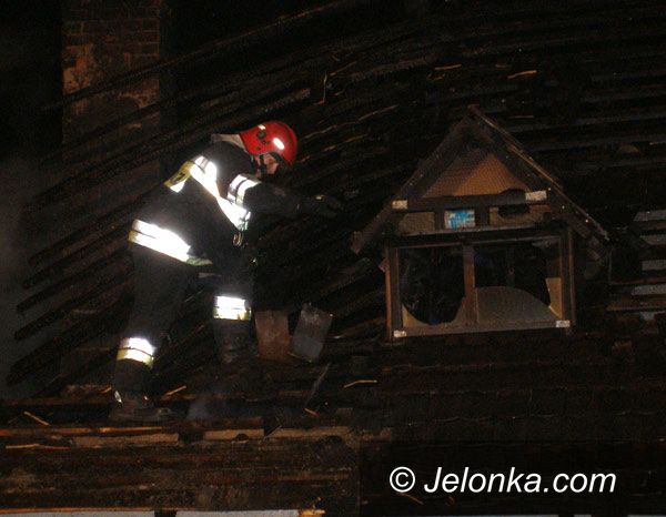JELENIA GÓRA: Po nocnym pożarze spłonął opuszczony dom