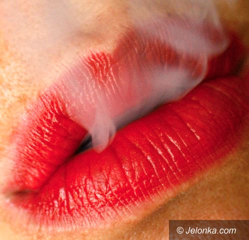 JELENIA GÓRA/ KRAJ: Palenie zakazane nawet na balkonie