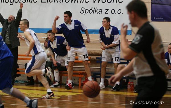 JELENIA GÓRA: Koszykarze Sudetów zdeklasowali rywala na starcie play off o I ligę