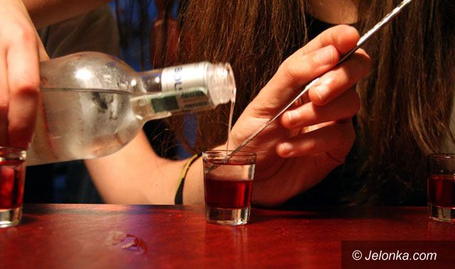 REGION JELENIOGÓRSKI: Sprzedają alkohol nieletnim