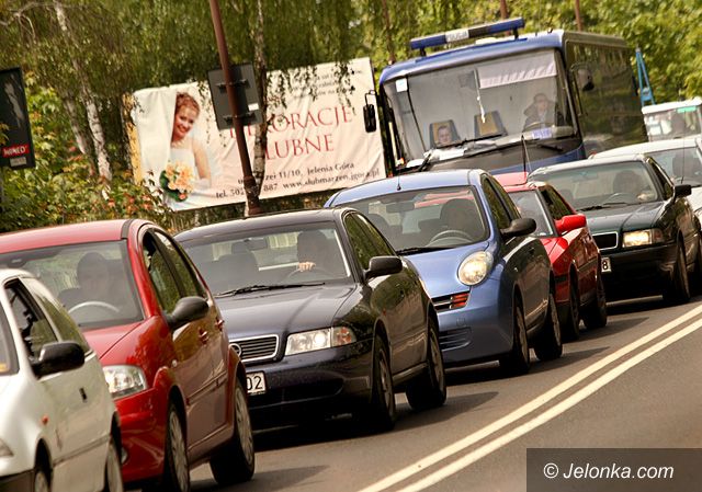 Region Jeleniogórski: Spokojny długi weekend na drogach