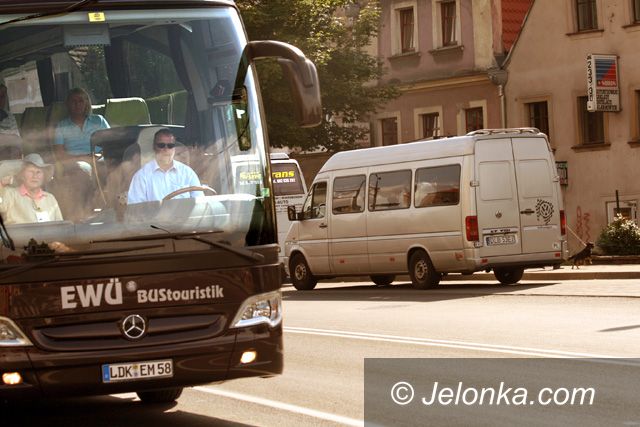 JELENIA GÓRA: Turyści zapętleni w autobusach