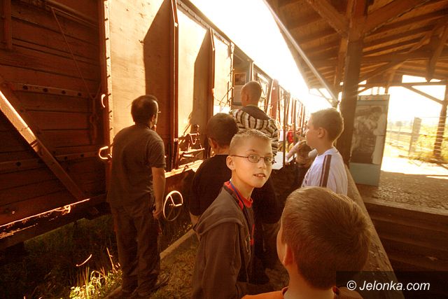 REGION JELENIOGÓRSKI: Żywa lekcja historii w pociągu