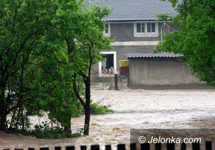 JELENIA GÓRA: Meteorolodzy straszą burzami i ulewą