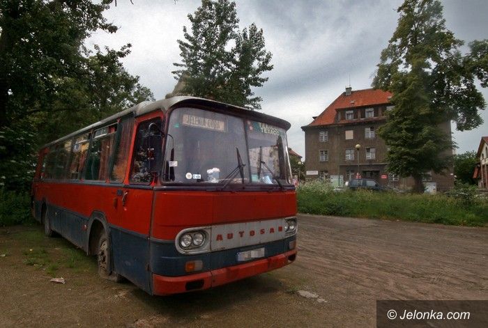 JELENIA GÓRA: Spłonął autobus przy ul. Kochanowskiego