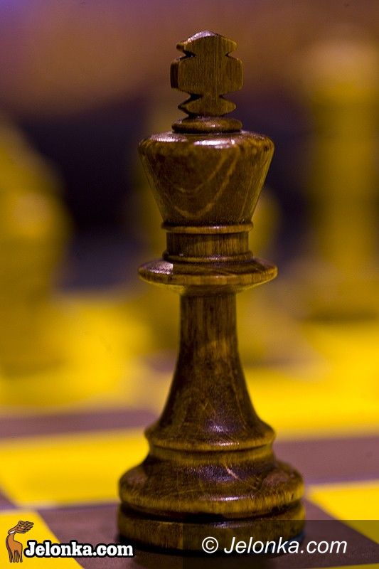 Jelenia Góa - Złotnicza: II LO szachowymi mistrzami miasta