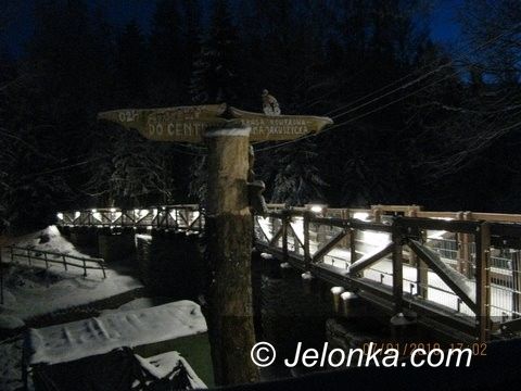 SZKLARSKA PORĘBA: Oświetlili most w Szklarskiej Porębie