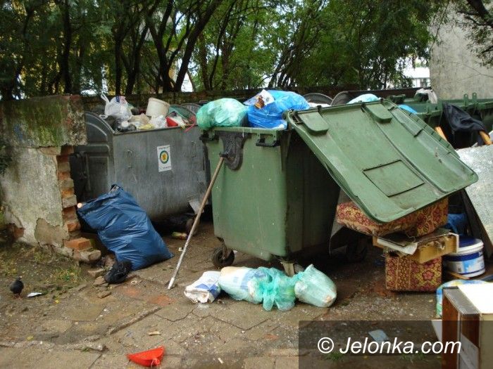 JELENIA GÓRA: Życie w smrodzie śmieci