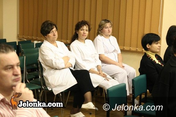 JELENIA GÓRA: Oddział geriatryczny w szpitalu wojewódzkim czeka na kontrakty