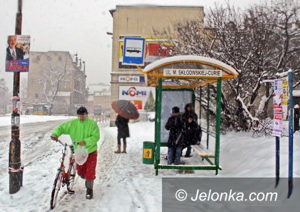 JELENIA GÓRA: Po śniegu na rowerze w „rowerowej stolicy Polski”