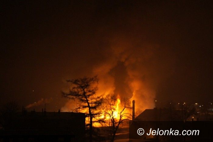 JELENIA GÓRA: Miesiąc po pożarze hurtowni fajerwerków