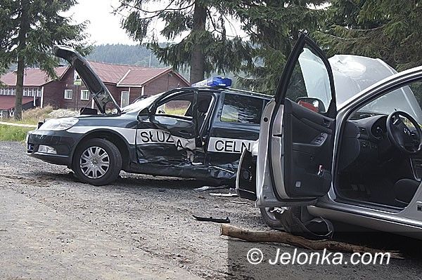 REGION: Wypadek w Jakuszycach. Funkcjonariusze S. C. w ciężkim stanie