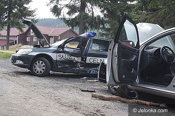 REGION: Wypadek w Jakuszycach. Funkcjonariusze S. C. w ciężkim stanie