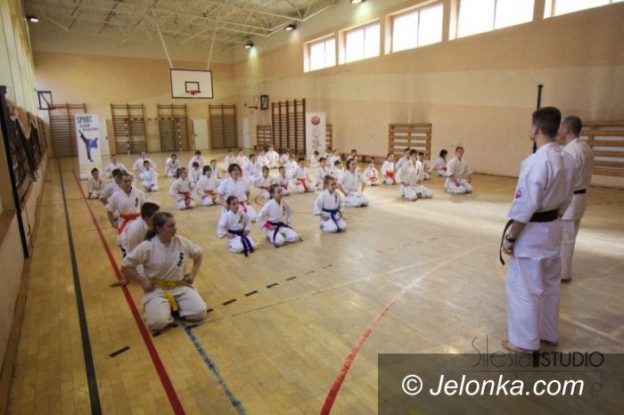 Sobieszów: Egzamin w Karkonoskim Klubie Karate
