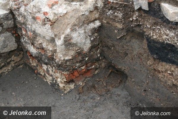 Jelenia Góra: Ciekawe znaleziska w murach na Podwalu