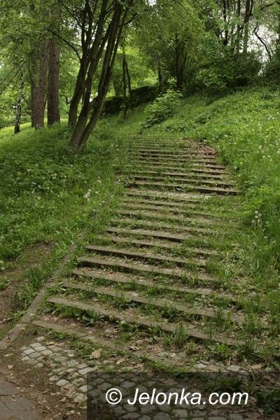 Jelenia Góra: Wyremontują niebezpieczne schody przy ul. Mickiewicza