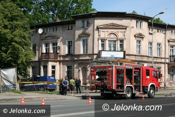 Jelenia Góra: W budynku przy Wolności wubuchł gaz. Jedna osoba jest w szpitalu