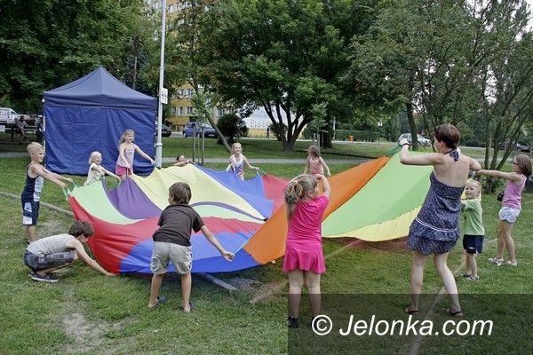 Jelenia Góra: Skok w blok to jest to! Zabawa super – mówią dzieci