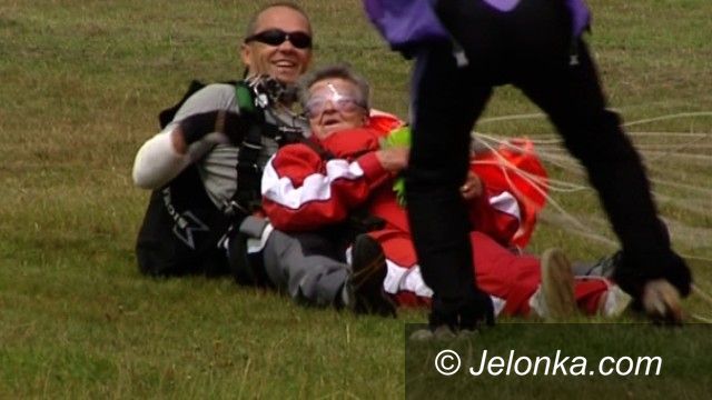 Jelenia Góra: Na 80 – urodziny … skoczyła ze spadochronem