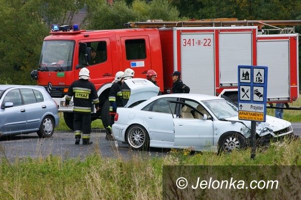Region: Czołówka w Mysłakowicach, pięć osób przewieziono do szpitala