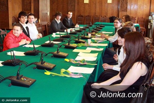Jelenia Góra: Młodzieżowa rada o obecnym prezydencie, wyborach i Jeleniej Górze