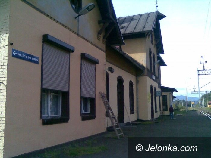 Jelenia Góra-Cieplice: PKP oznakowały wejście na peron w Cieplicach