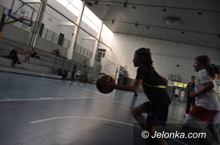 Jelenia Góra: Klasa 4 E bez porażki w Wichoś Mini Basket Lidze