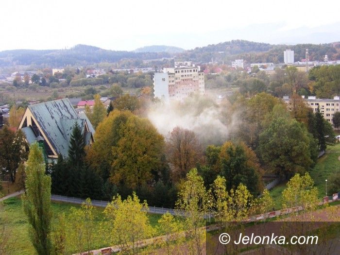 Jelenia Góra: Na terenie parafii św. Wojciecha kolejny raz ktoś palił liście