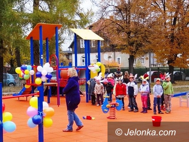 Jelenia Góra/Sobieszów: Nowy plac zabaw w Sobieszowie już służy dzieciom
