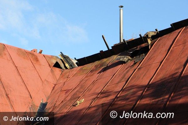 Karpniki: Pożar budynku w Karpnikach – małżeństwo straciło dach nad głową