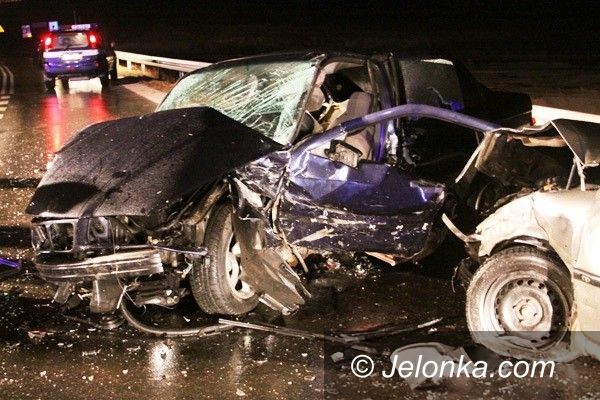 Jelenia Góra: Groźny wypadek na skrzyżowaniu z Jeleniej Góry na Karpacz i Kowary