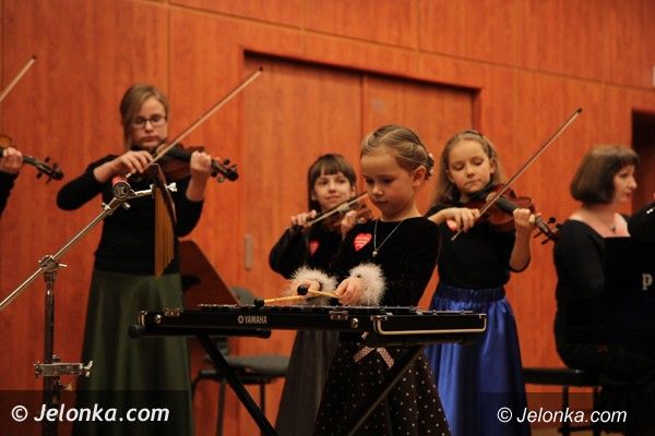 Jelenia Góra: Jeleniogórska Wielka Orkiestra Świątecznej Pomocy zagrała w filharmonii