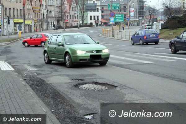 Jelenia Góra: Kierowcy: Dziury w drogach, że aż strach!