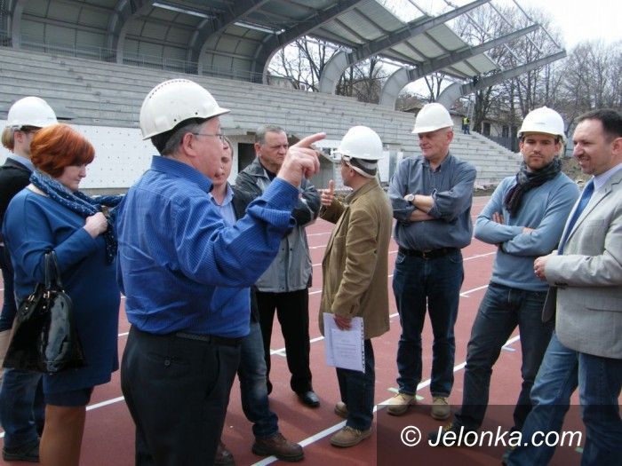 Jelenia Góra: Radni dwóch komisji odwiedzili teren budowy stadionu
