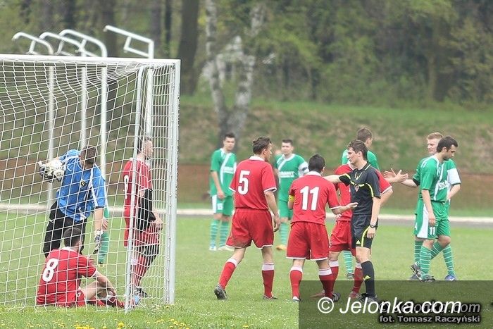 IV-liga piłkarska: Karkonosze pokonały ekipę z czołówki tabeli