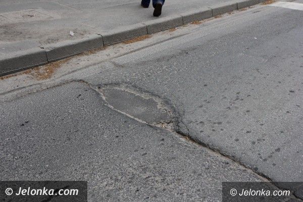 Jelenia Góra: Kiedy załatają dziury na głównych drogach Jeleniej Góry?
