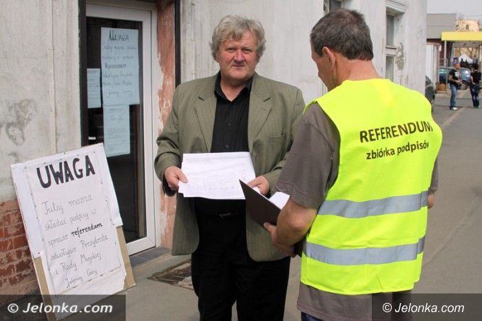 Jelenia Góra: Zbieranie podpisów za odwołaniem prezydenta i rady do niedzieli