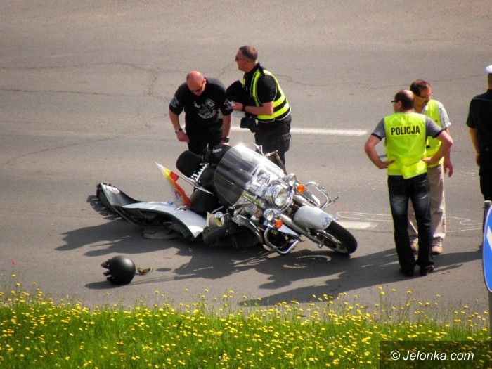 Jelenia Góra: Zderzenie renaulta z motocyklistą