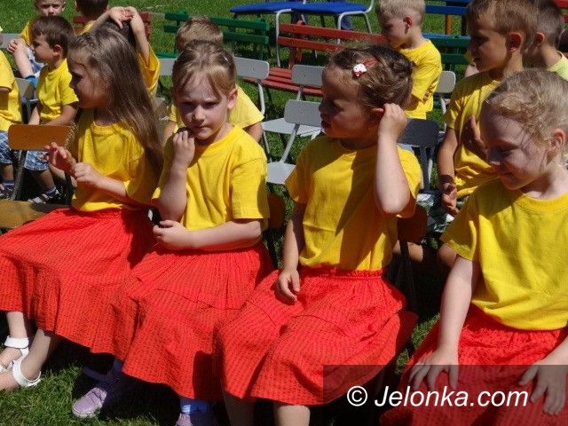 Jelenia Góra: Polonezem i świetną zabawą powitali wakacje