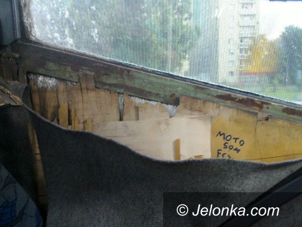 Jelenia Góra: Wandale niszczą darmowy autobus do Reala