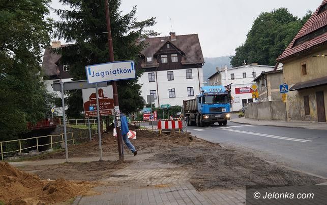 Jelenia Góra: Trwa kanalizowanie Sobieszowa. Koniec we wrześniu