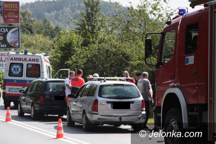 Jelenia Góra: Zderzenie trzech aut na Sudeckiej