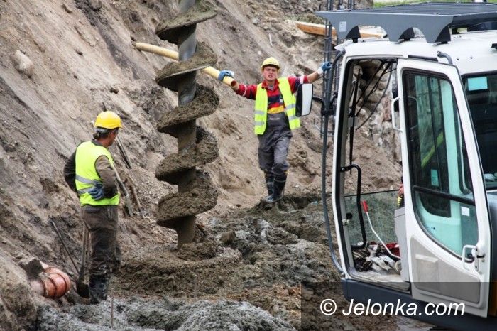 Jelenia Góra: Rozpoczyna się budowa mostu na „trójce”