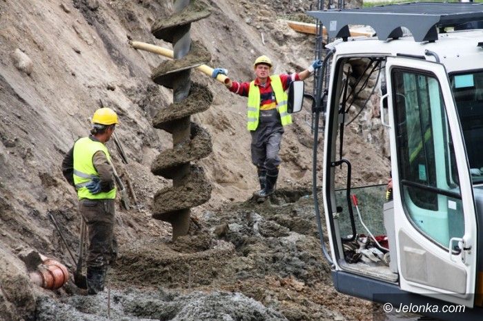 Jelenia Góra: Rozpoczyna się budowa mostu na „trójce”