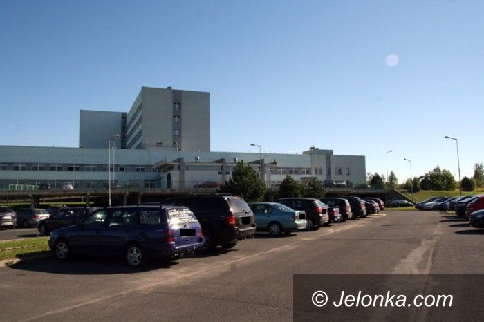 Jelenia Góra: Brakuje parkingu dla pacjentów i ich rodzin