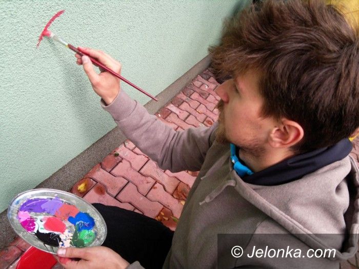 Jelenia Góra/Sobieszów: Uliczna sztuka na ścianach „Muflona”
