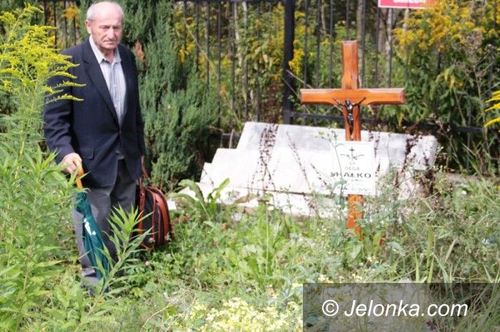 Jelenia Góra: Dzięki sąsiadowi pomnik ponownie okrył mogiłę