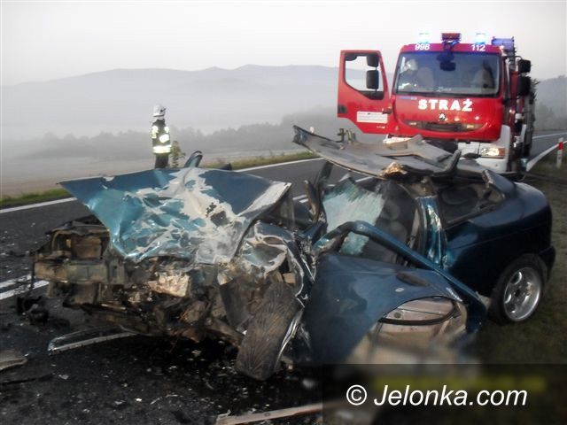 Jelenia Góra: Wypadek w Piechowicach. Trzy osoby w szpitalu